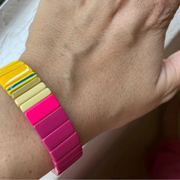 Roxanne Assoulin “The Big Squeeze” bracelet in Passionfruit - Picture 7 of 8